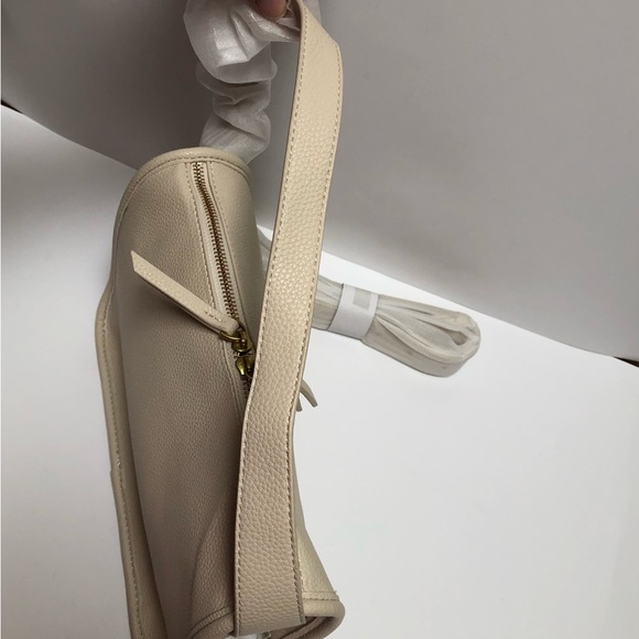 Levynia Leather Cream Crossbody Bag NWT - Picture 9 of 13